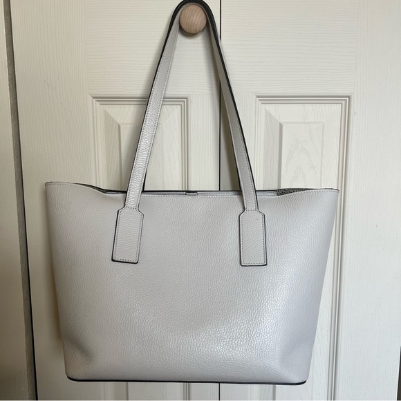 VALENTINO by Mario Valentino Tote - Picture 4 of 8